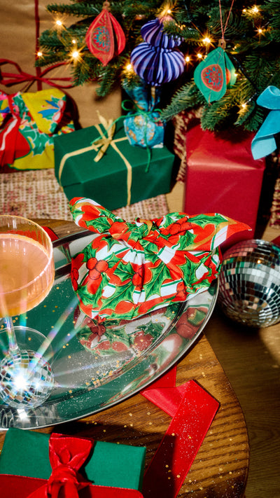 01_deck_the_halls_knot_wrap_christmas_2026_171