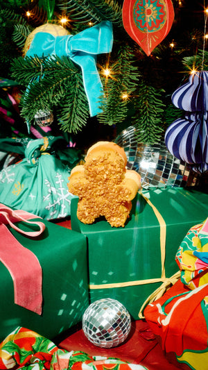 01_gingerbread_sparkle_bath_bomb_christmas_2026_06