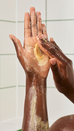 01_honey_i_washed_the_kids_body_scrub_christmas_model_hero_2026