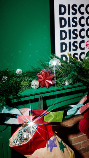 01_ruby_comet_bubble_bar_christmas_2026_26