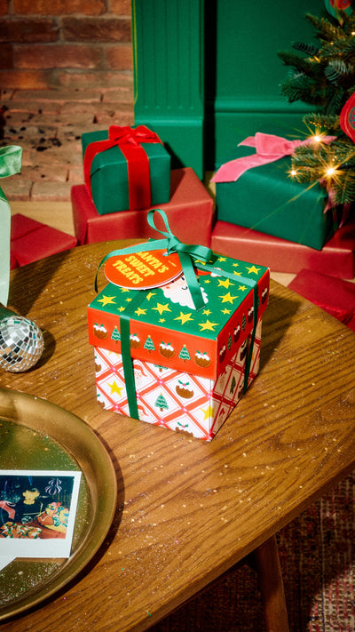 01_santa's_sweet_treats_gift_christmas_2026_150
