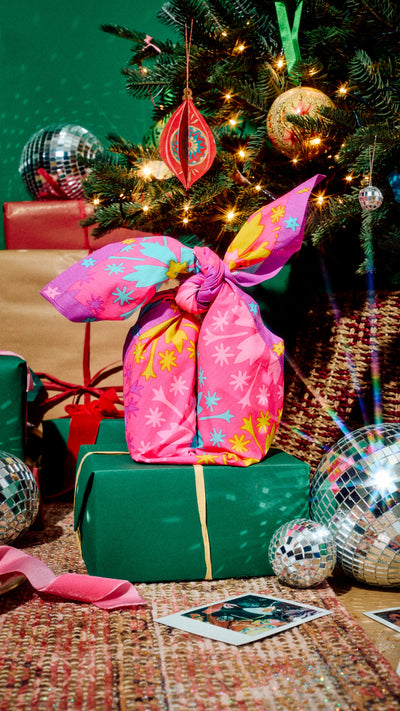 01_snow_fairy_knot_wrap_christmas_2026_200