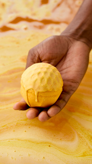 01_sweet_as_honey_bath_bomb_wbbd_hero_2026_5