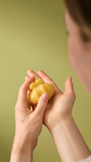 01_telling_the_bees_facial_gummy_lush_2026_05
