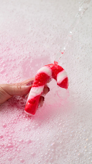 02_candy_cane_bubble_bar_christmas_hero_image_2024-2