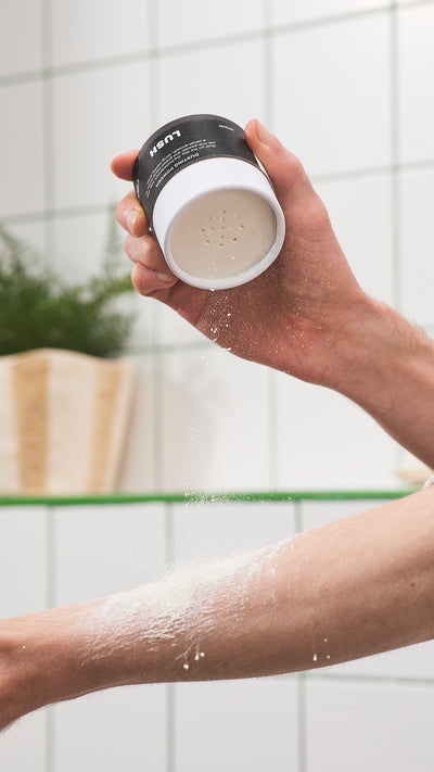 02_chelsea_morning_dusting_powder_christmas_model_hero_2026 3