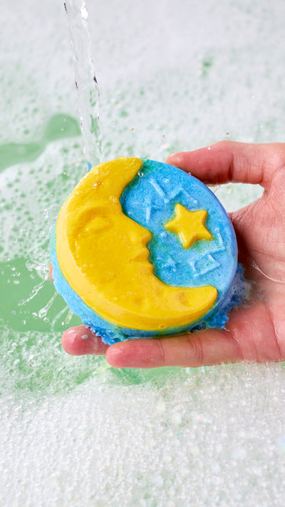 02_christmas_eve_bubble_bar_hero_bath_art_christmas_2026 11
