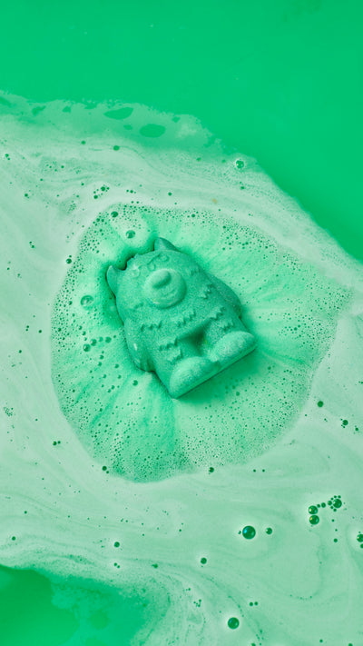 02_monster_scare_bear_bath_bomb_hero_2026_2_halloween_