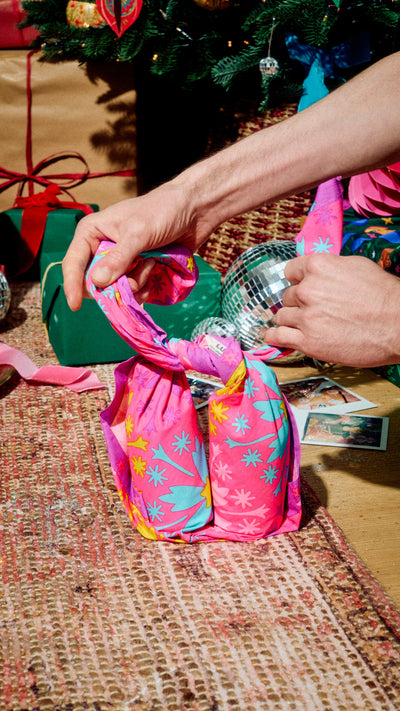 02_snow_fairy_knot_wrap_christmas_2026_202