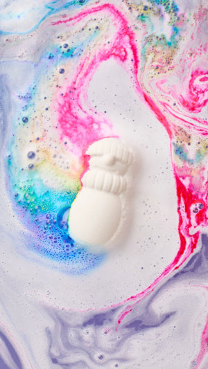 02_snowman_dreaming_bath_bomb_hero_christmas_2025_113