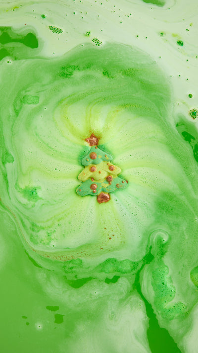 03_christmas_tree_bath_bomb_hero_2026_ 21
