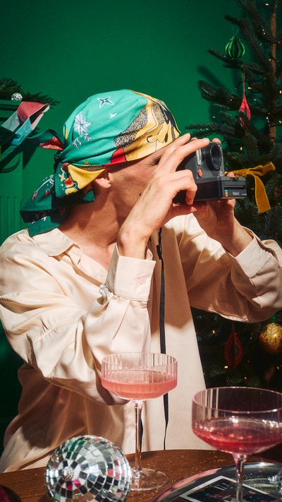03_noel_knot_wrap_christmas_model_hero_2026 5