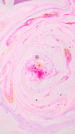03_penguin_bath_bomb_hero_christmas_2025_193