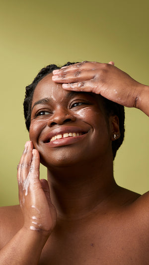 03_strawberry_picking_facial_gummy_lush_2026_42