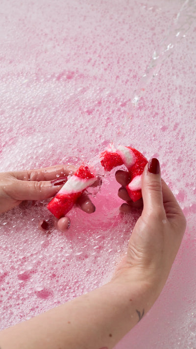 04_candy_cane_bubble_bar_christmas_hero_image_2024-5