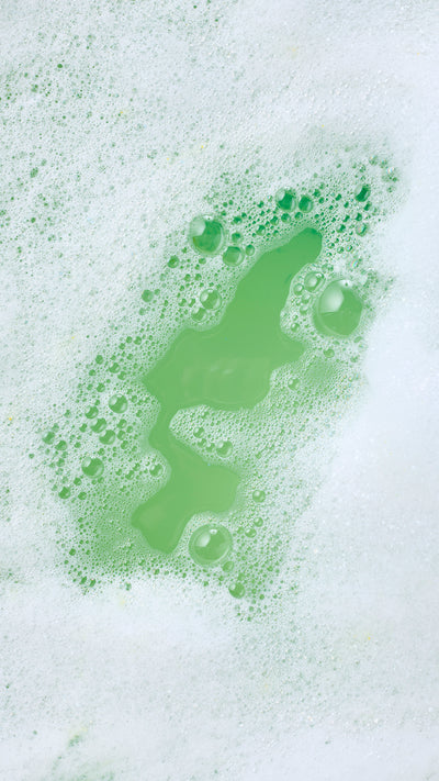 04_christmas_eve_bubble_bar_hero_bath_art_christmas_2026 14