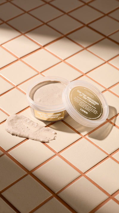 05_the_tiny_musicians_of_the_forest_ultra_fresh_face_mask_summer_fresh_product_hero_lifestyle_2026