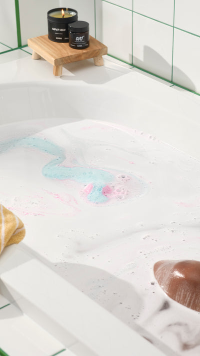 05_twilight_bath_bomb_wbbd_model_hero_2026_17
