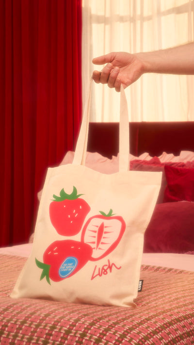 1_strawberry_fruit_tote_bag_group_lush_2025_13