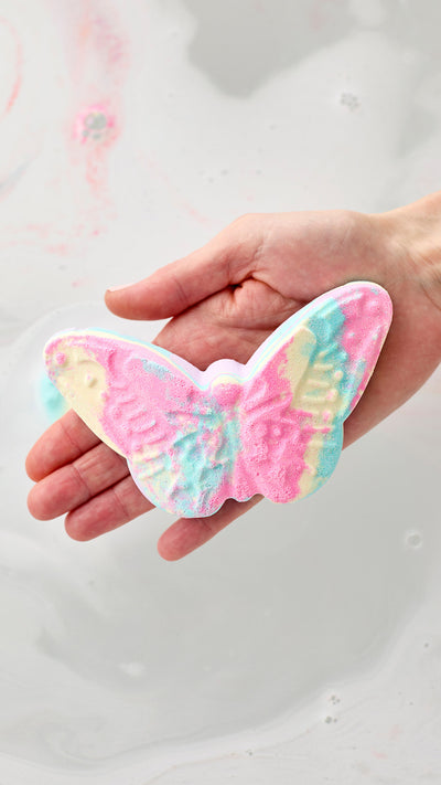 2026-AYR-Lunas_Butterfly-BathBbomb_hero_01