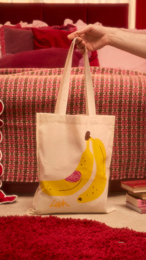 2_banana_fruit_tote_bag_group_lush_2025_11