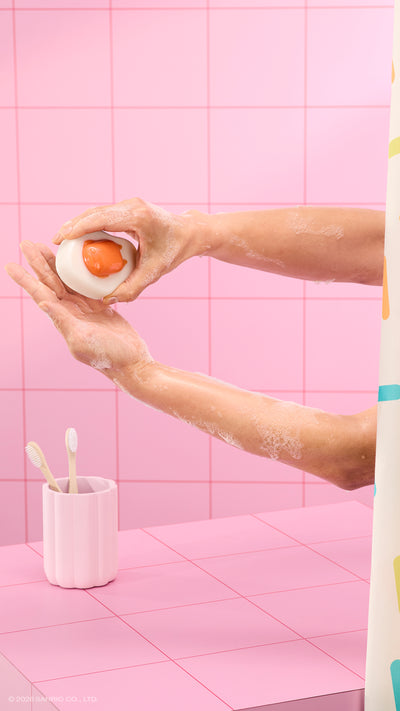 3_gudetama_gummy_lush_x_hello_kitty_model_hero_2026  15