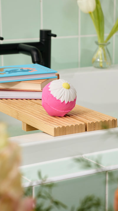 blooming-beautiful-orange-blossom-bath-bomb-badebomben
