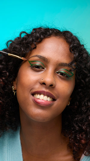 courage-eyeliner-make-up