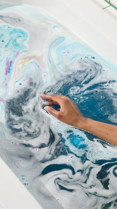 intergalactic_bath_bomb_wbbd_model_hero_2026_17