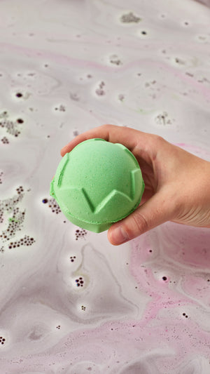 lord_of_misrule_bath_bomb_hero_2026_ 7__autumn_gourmand_