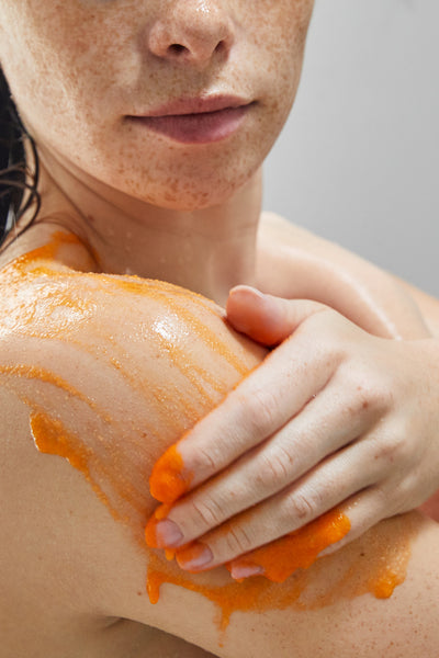 orange-body-scrub-körper-peeling-&-masken