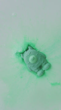 monster_scare_bear_bath_bomb_hero_halloween_portrait_2026