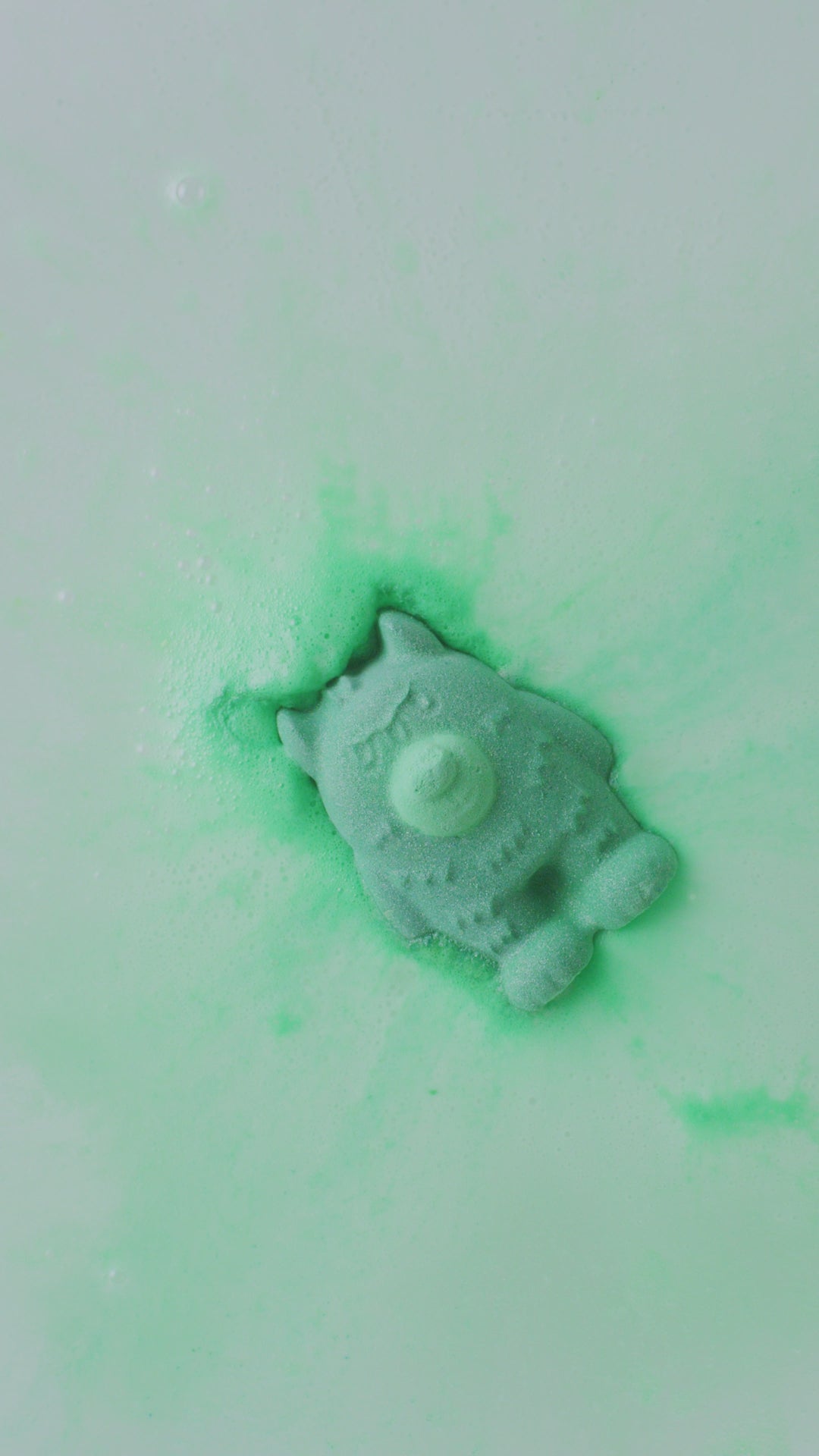 monster_scare_bear_bath_bomb_hero_halloween_portrait_2026
