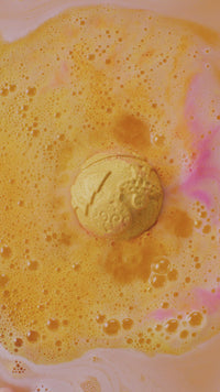yog_nog_bath_bomb_christmas_in_use_1080x1920_2026