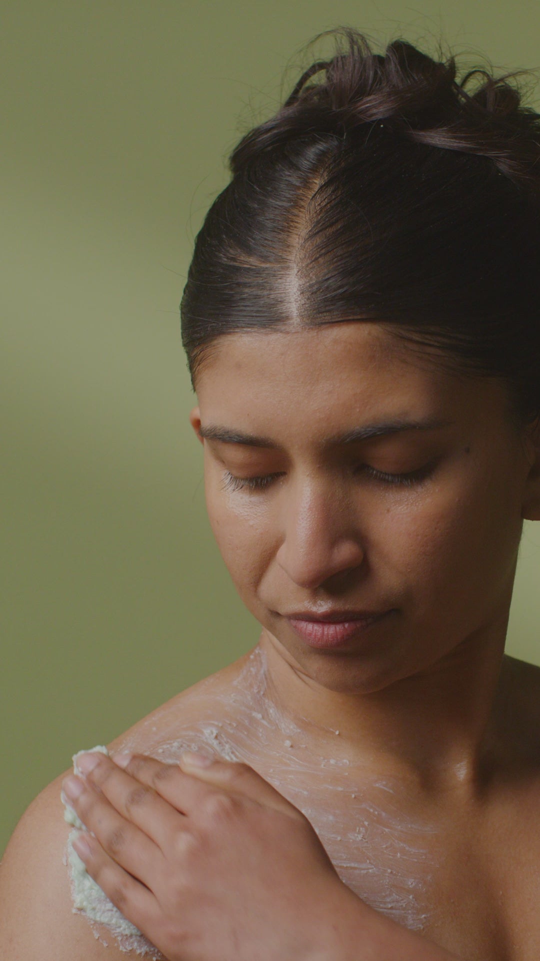 ocean_salt_face_body_scrub_video_1080x1920_2025 (1)