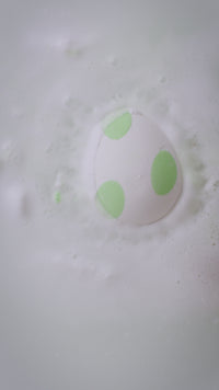 Yoshi_egg_red_bath_bomb_9066_hero_1080x1920_2026 (1)