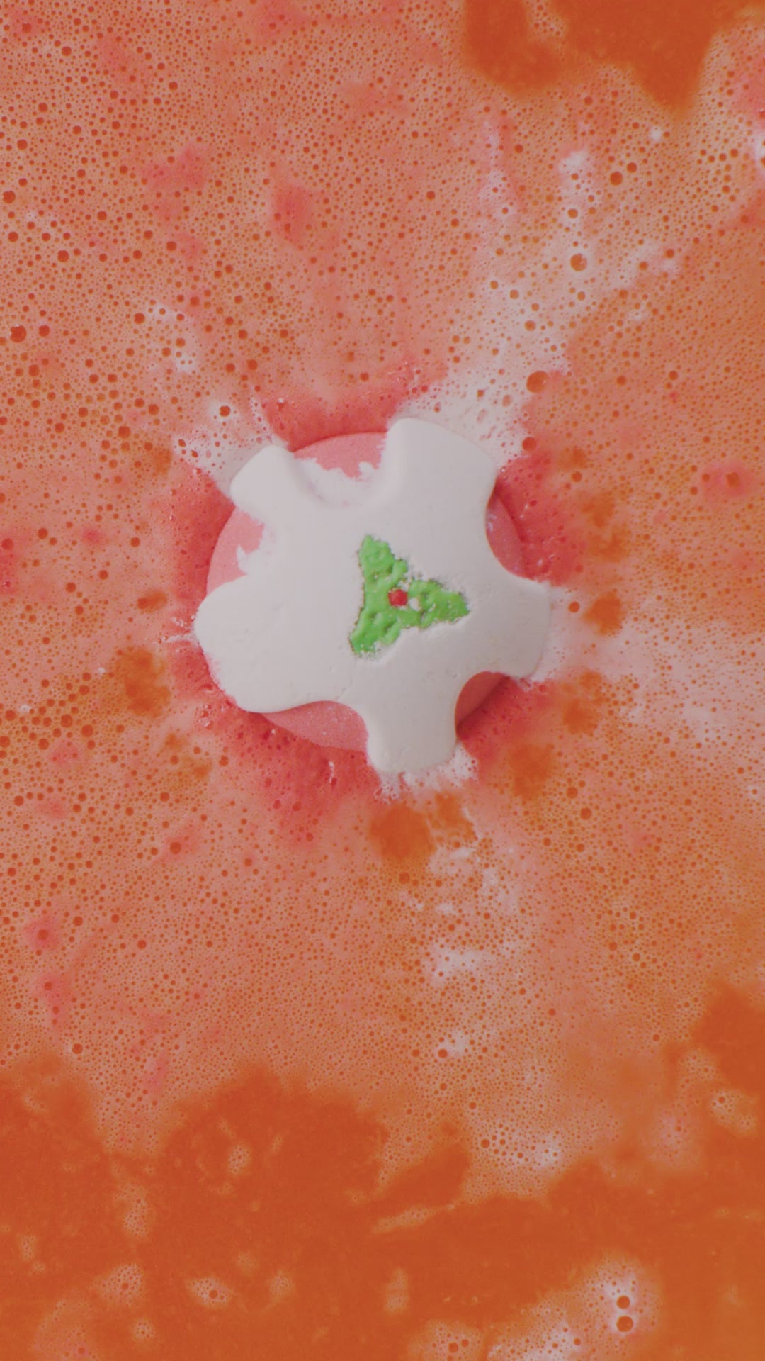 lush_pudding_bath_bomb_christmas_in_use_1080x1920_2026