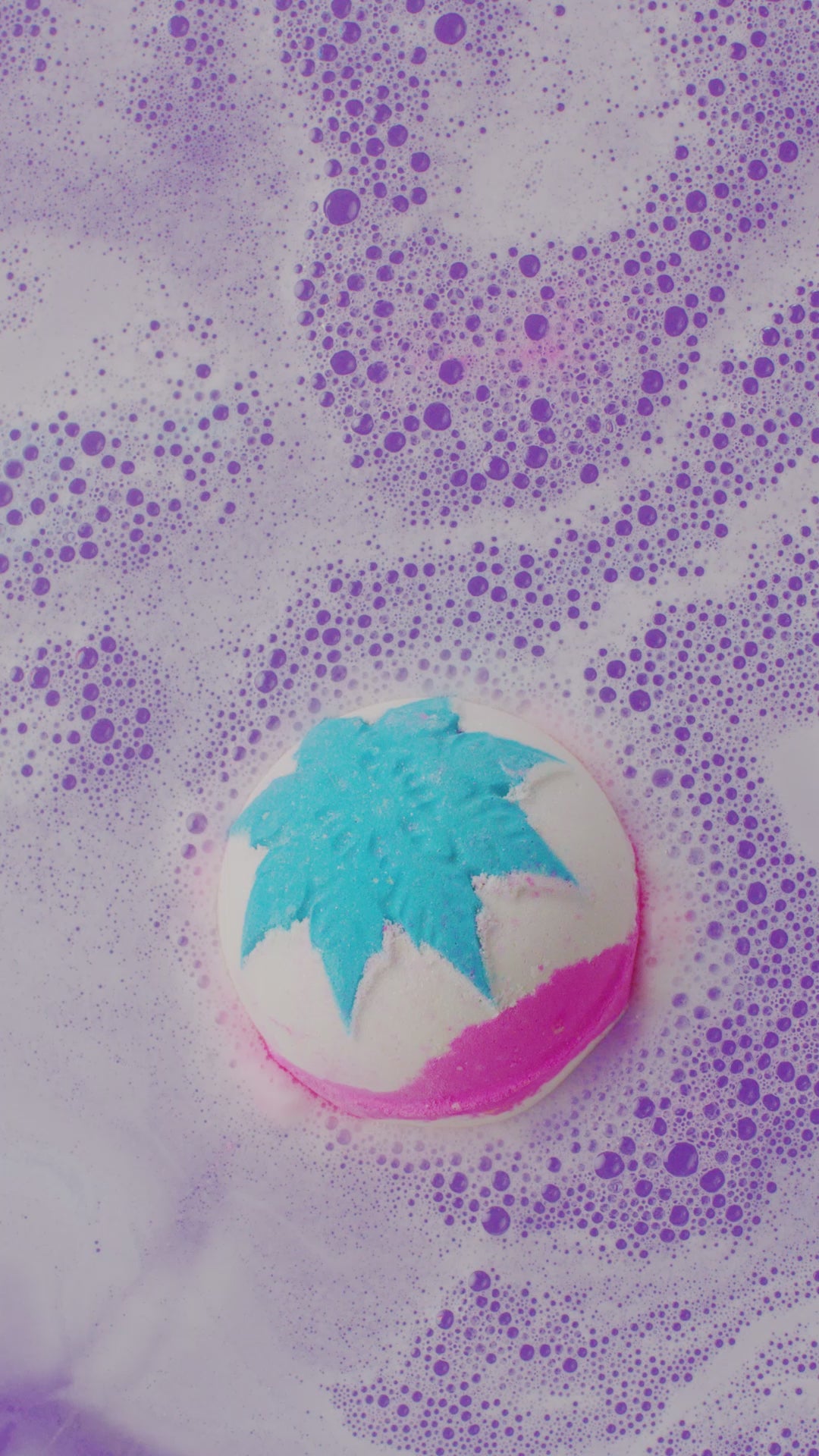 snow_fairy_bath_bomb_christmas_in_use_1080x1920_2026