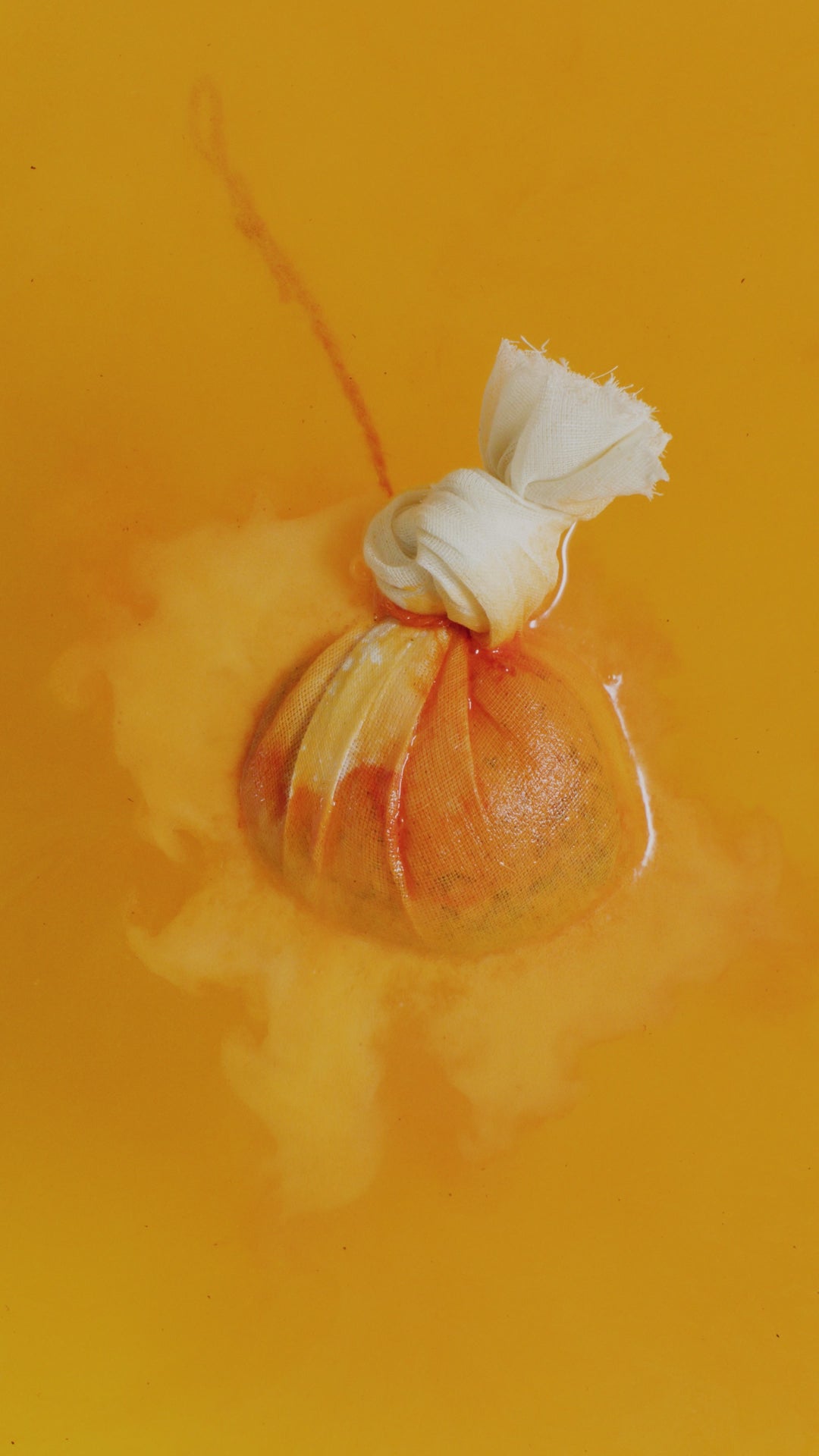 lens_bonfire_bathbomb_halloween_hero_video_1080x1920_2022