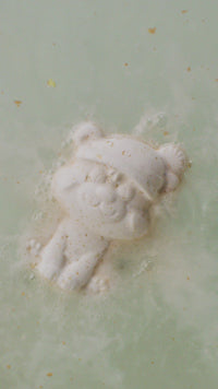 butterbear_bath_bomb_christmas_in_use_1080x1920_2026_1