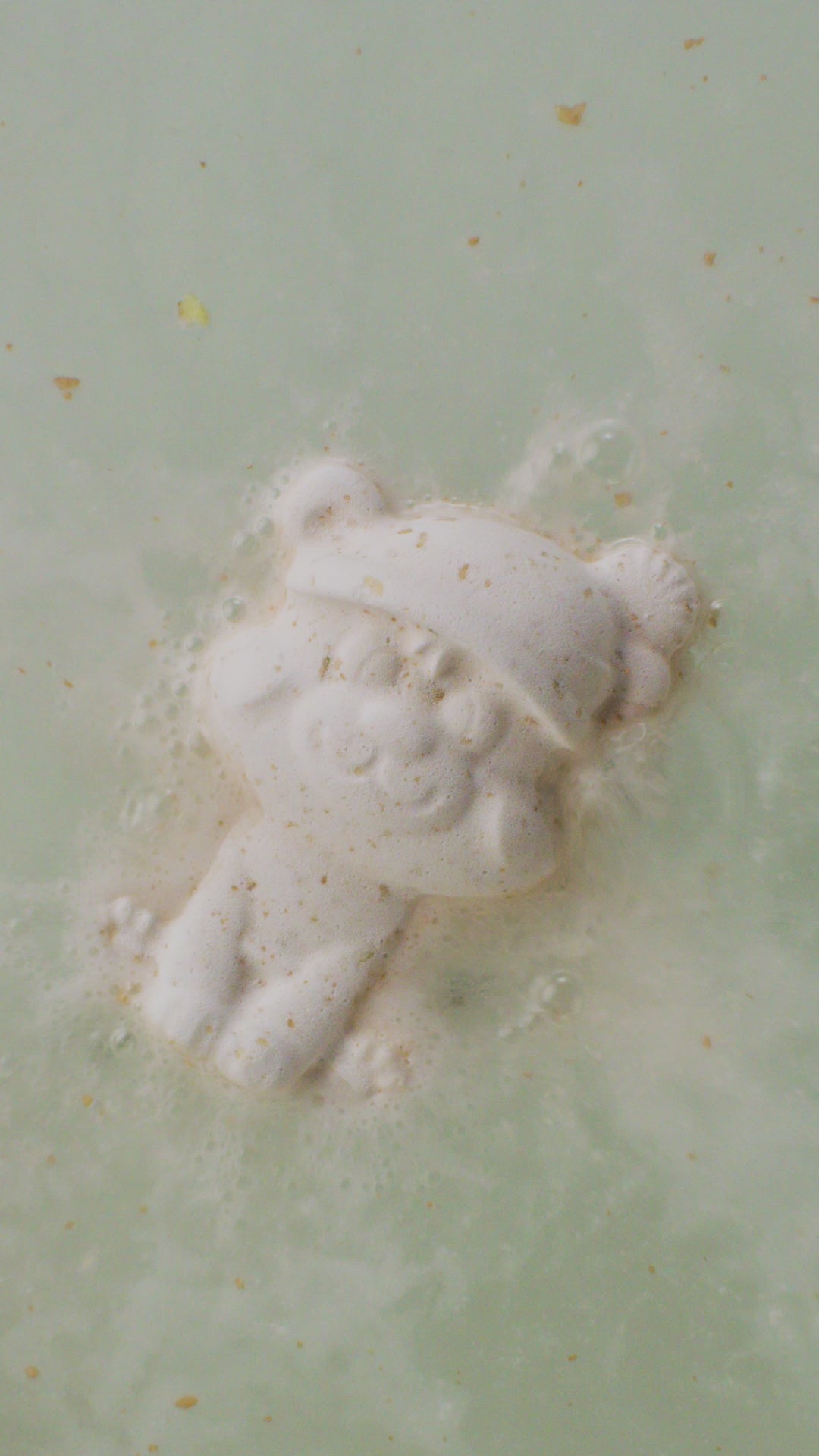 butterbear_bath_bomb_christmas_in_use_1080x1920_2026_1