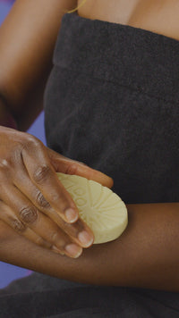 coconut-drench-massage-bar-massage