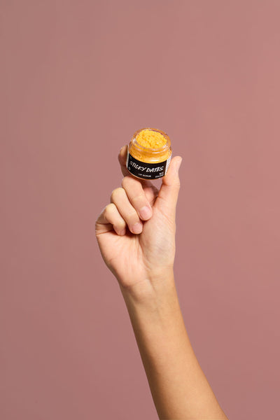 sticky-dates-lip-scrub-lippen-balsam-&-peeling