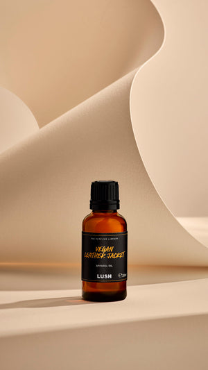 vegan-leather-jacket-perfume-oil-parfüm